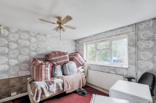 4 Brougham Avenue, Mansfield, NG19 7LA 2