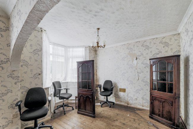 4 Brougham Avenue, Mansfield, NG19 7LA 2