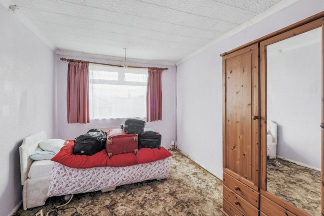 4 Brougham Avenue, Mansfield, NG19 7LA 2