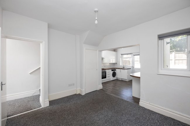 37 Mortimer Road, Hove, East Sussex, BN3 5FG 5