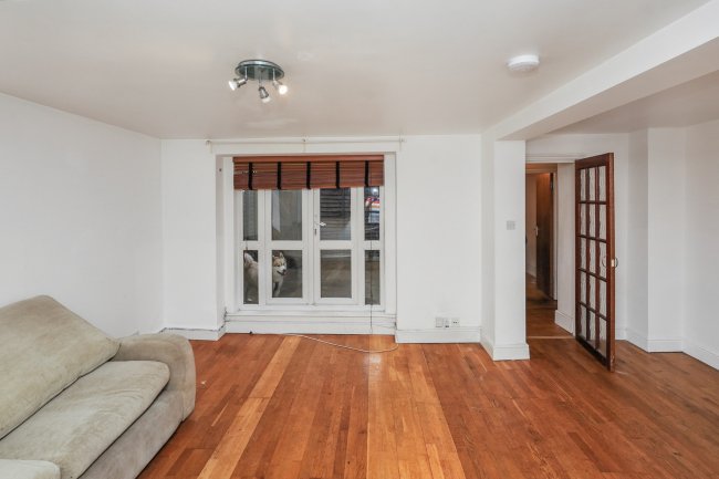 7A Wembury Mews, London N6 5XJ 7