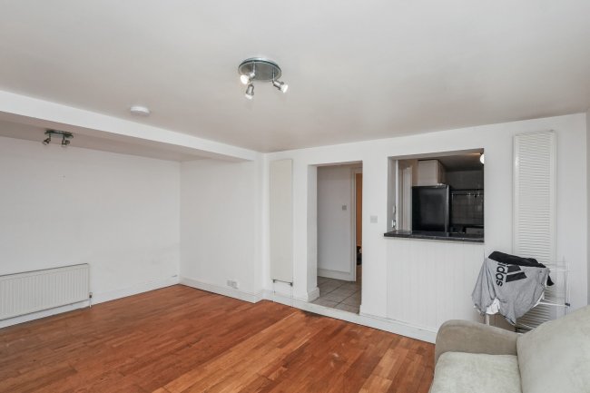 7A Wembury Mews, London N6 5XJ 7