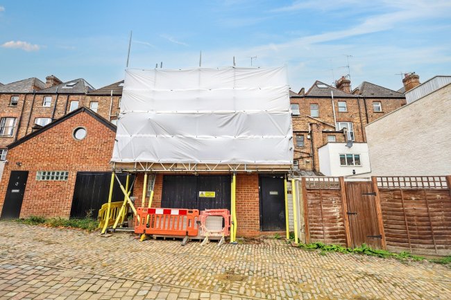 7A Wembury Mews, London N6 5XJ 7