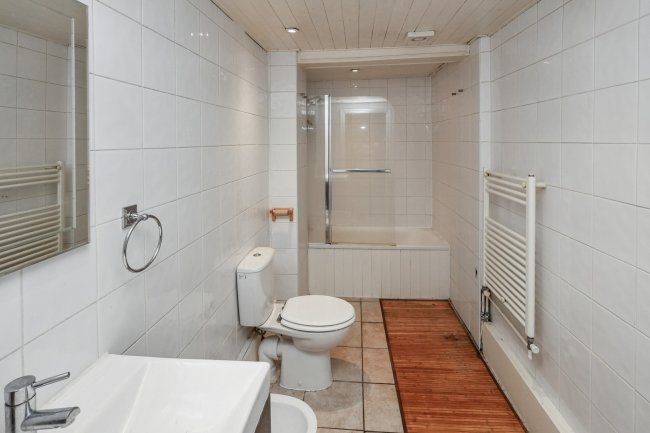 7A Wembury Mews, London N6 5XJ 7