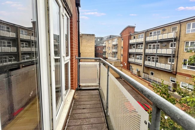 Flat 6 Lapidge House, 5 Coombe Road, Kingston Upon Thames, Surrey KT2 7AB 10
