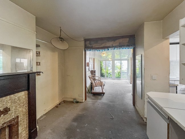 10 Kenmore Road, Kenley, Surrey, CR8 5NU 1