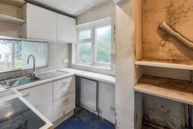 10 Kenmore Road, Kenley, Surrey, CR8 5NU 1