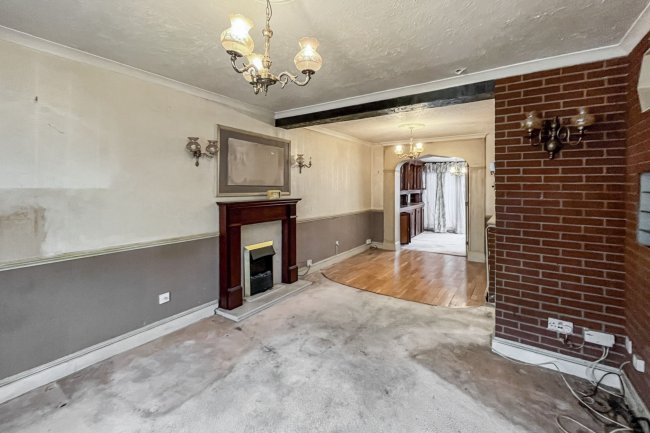 158 Dunley Drive, Croydon, Surrey, CR0 0RE 10