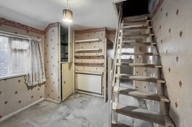 158 Dunley Drive, Croydon, Surrey, CR0 0RE 10