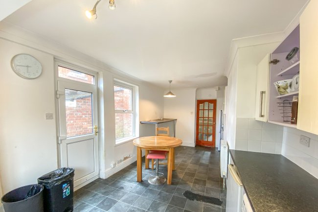 126 Pinhoe Road, Exeter EX4 7HJ 5