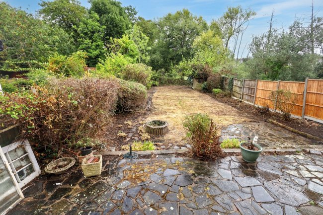 8 Dinsdale Gardens, New Barnet, Barnet, London EN5 1HE 1