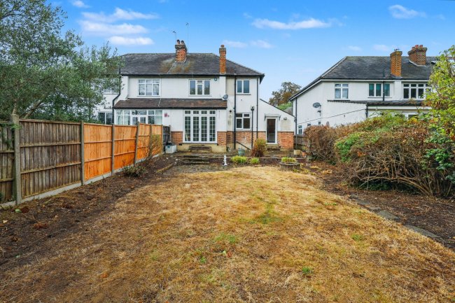 8 Dinsdale Gardens, New Barnet, Barnet, London EN5 1HE 1