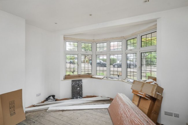 8 Dinsdale Gardens, New Barnet, Barnet, London EN5 1HE 1