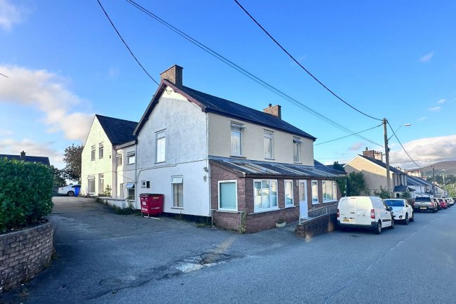 Y Foelas, Station Road, Llanrug, Caernarfon LL55 4BE 3