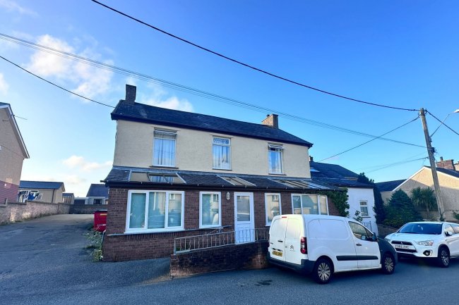 Y Foelas, Station Road, Llanrug, Caernarfon LL55 4BE 3