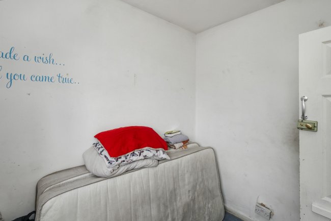 34 Stevens Road, Dagenham, Essex, RM8 2QR 8