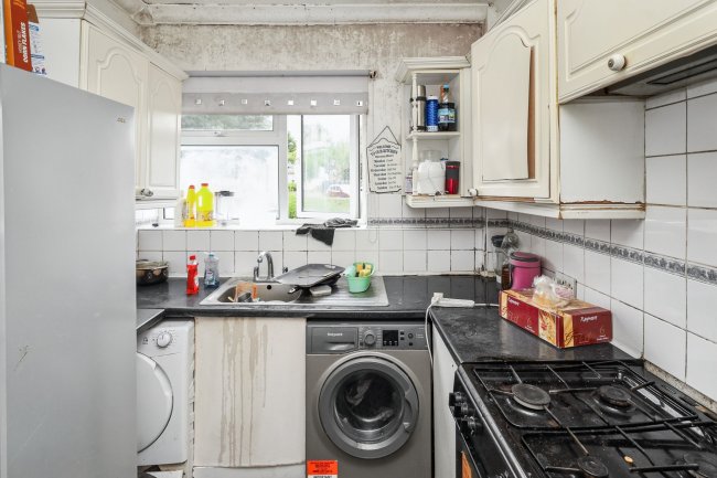 34 Stevens Road, Dagenham, Essex, RM8 2QR 8