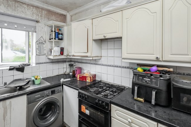 34 Stevens Road, Dagenham, Essex, RM8 2QR 8