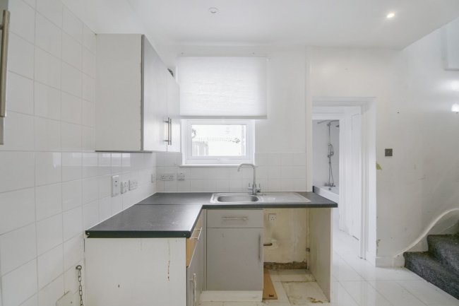 13 Tavistock Road, Stratford, London E15 4ER 2