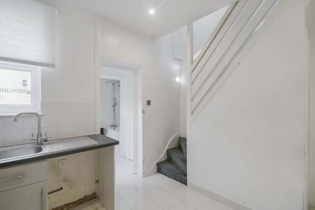 13 Tavistock Road, Stratford, London E15 4ER 2