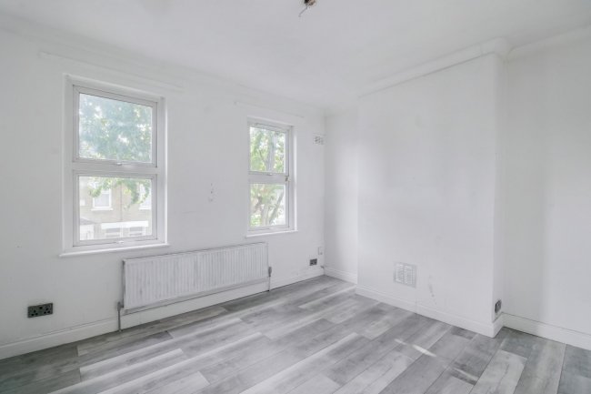 13 Tavistock Road, Stratford, London E15 4ER 2