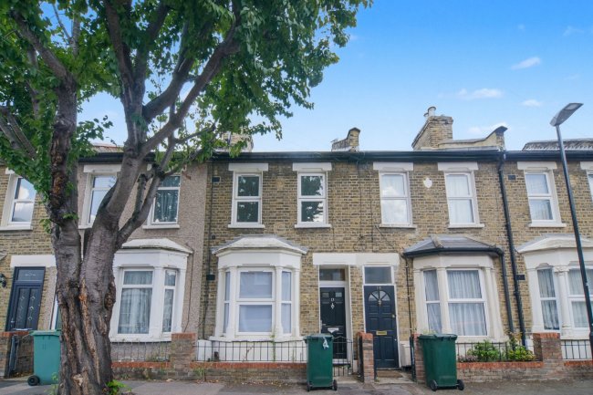 13 Tavistock Road, Stratford, London E15 4ER 2