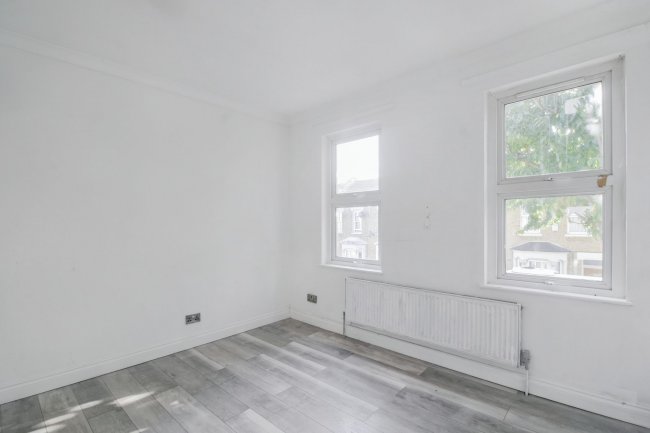 13 Tavistock Road, Stratford, London E15 4ER 2