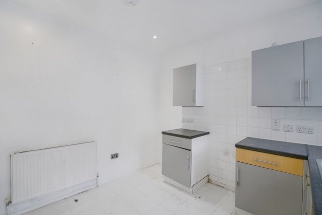 13 Tavistock Road, Stratford, London E15 4ER 2