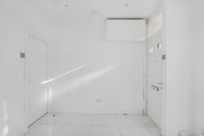 13 Tavistock Road, Stratford, London E15 4ER 2