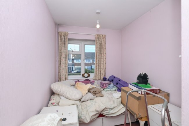 4 Field Way, Hoddesdon, Hertfordshire, EN11 0QN 6