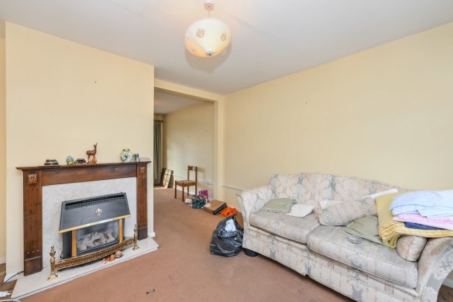 4 Field Way, Hoddesdon, Hertfordshire, EN11 0QN 6