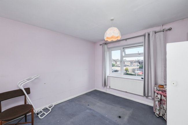 4 Field Way, Hoddesdon, Hertfordshire, EN11 0QN 6