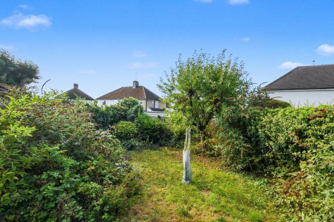 4 Field Way, Hoddesdon, Hertfordshire, EN11 0QN 6