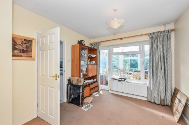 4 Field Way, Hoddesdon, Hertfordshire, EN11 0QN 6