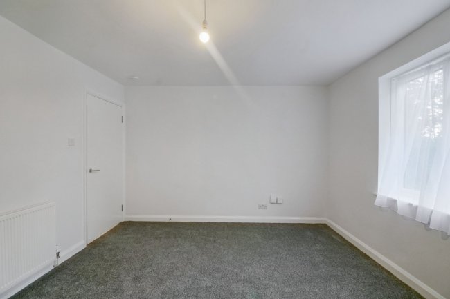 Flat E, 252 Willesden Lane, London NW2 5RE 4