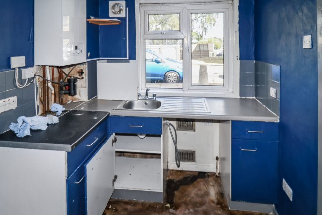 6 Heddon Grove, Hawkshead, Bradford, West Yorkshire, BD5 0TA 1