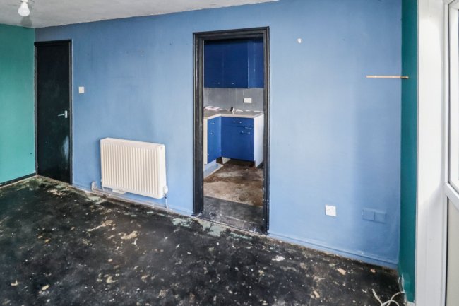 6 Heddon Grove, Hawkshead, Bradford, West Yorkshire, BD5 0TA 1