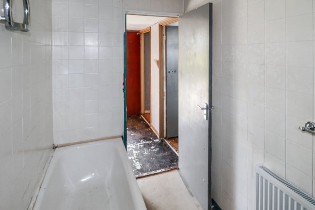 6 Heddon Grove, Hawkshead, Bradford, West Yorkshire, BD5 0TA 1