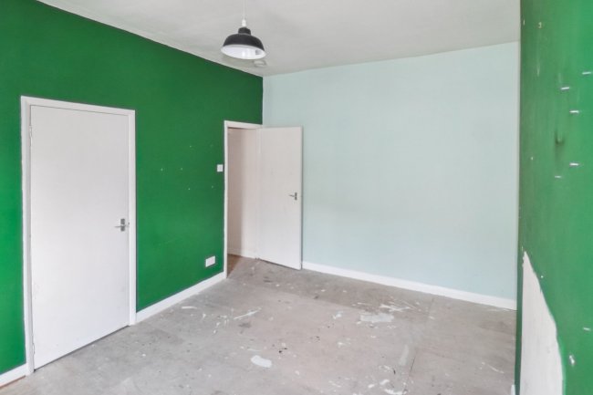 10 Claremont Street, Sowerby Bridge, West Yorkshire, HX6 2PD 1