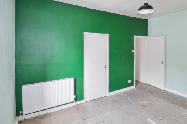 10 Claremont Street, Sowerby Bridge, West Yorkshire, HX6 2PD 1