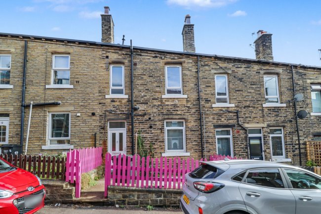 10 Claremont Street, Sowerby Bridge, West Yorkshire, HX6 2PD 1