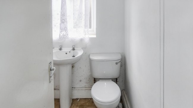 399 Greenwood Avenue, Hull, East Yorkshire, HU6 8AL 6