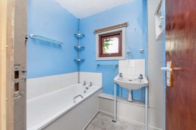 12 Bath Mill Square, Lancaster, Lancashire, LA1 3QG 2