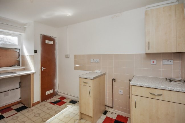 6 Thackery Close, Huntingdonshire, Cambridgeshire, PE29 1NA 2