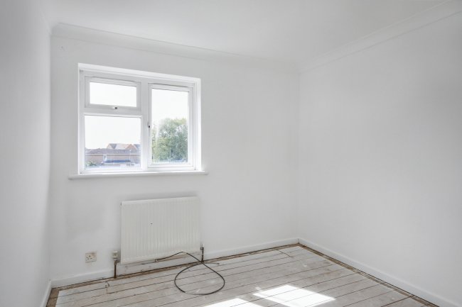 6 Thackery Close, Huntingdonshire, Cambridgeshire, PE29 1NA 2