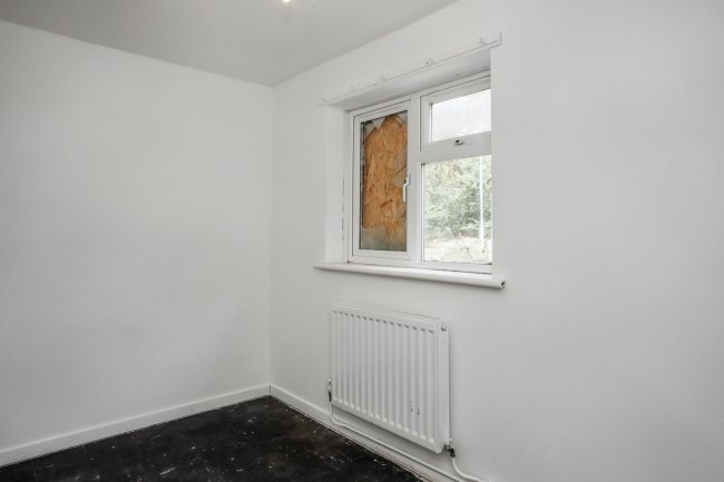 6 Thackery Close, Huntingdonshire, Cambridgeshire, PE29 1NA 2