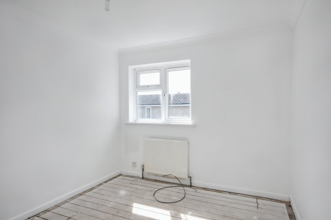 6 Thackery Close, Huntingdonshire, Cambridgeshire, PE29 1NA 2