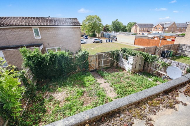 6 Thackery Close, Huntingdonshire, Cambridgeshire, PE29 1NA 2