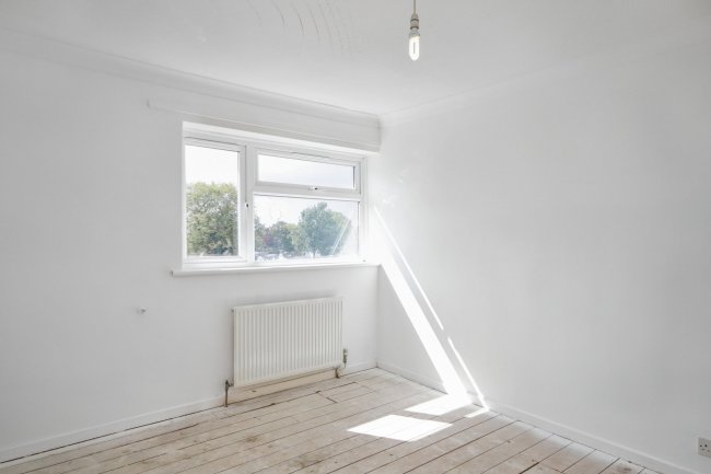 6 Thackery Close, Huntingdonshire, Cambridgeshire, PE29 1NA 2