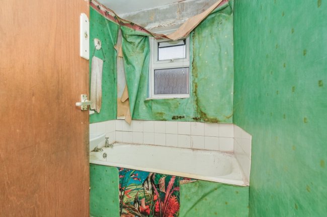 48 Cambridge Street, Preston, Lancashire, PR1 7XA 8